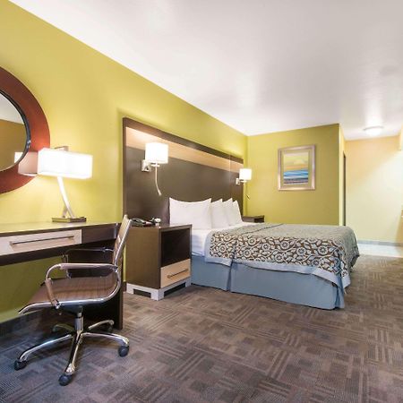 Days Inn By Wyndham Carlsbad Eksteriør bilde
