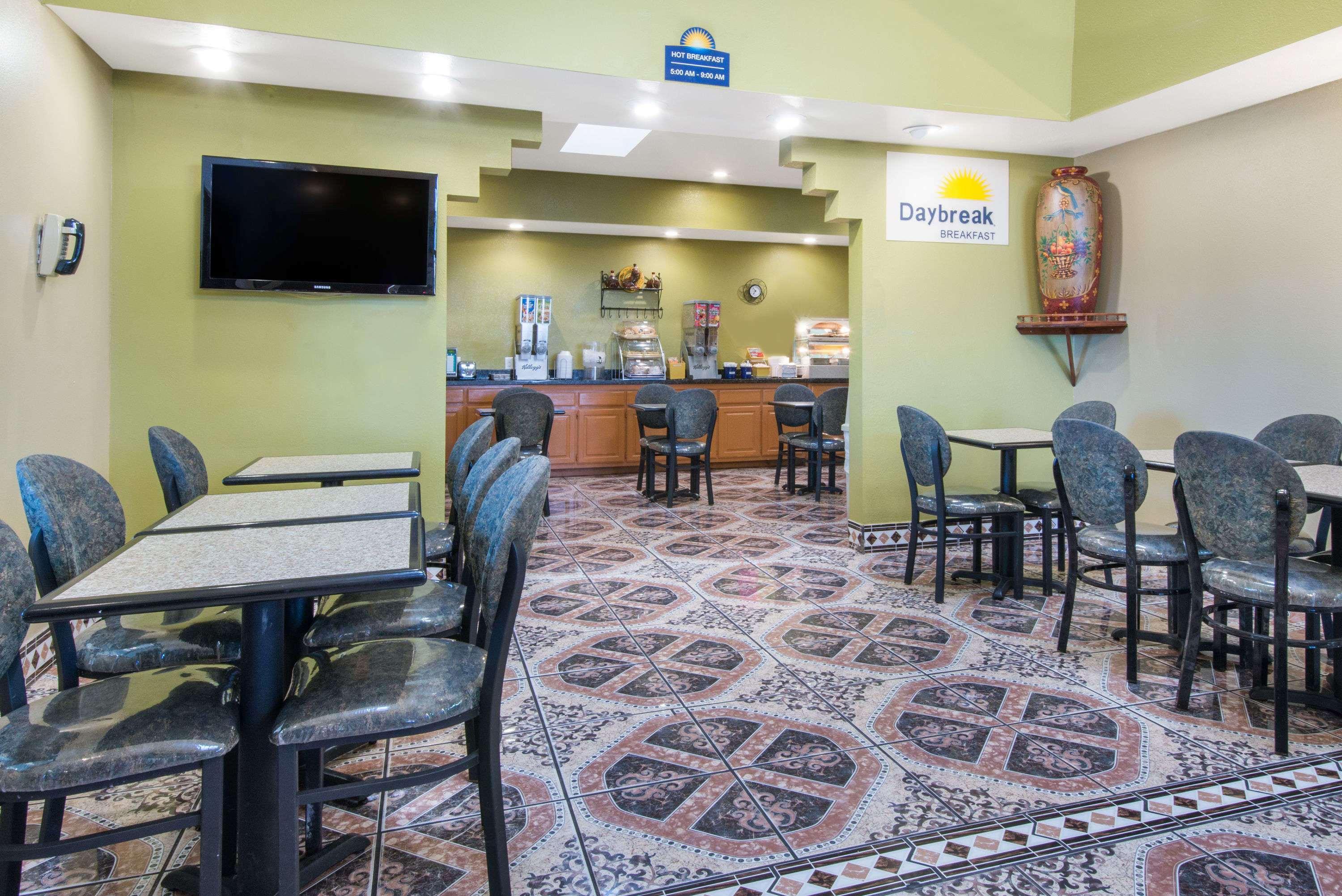 Days Inn By Wyndham Carlsbad Eksteriør bilde