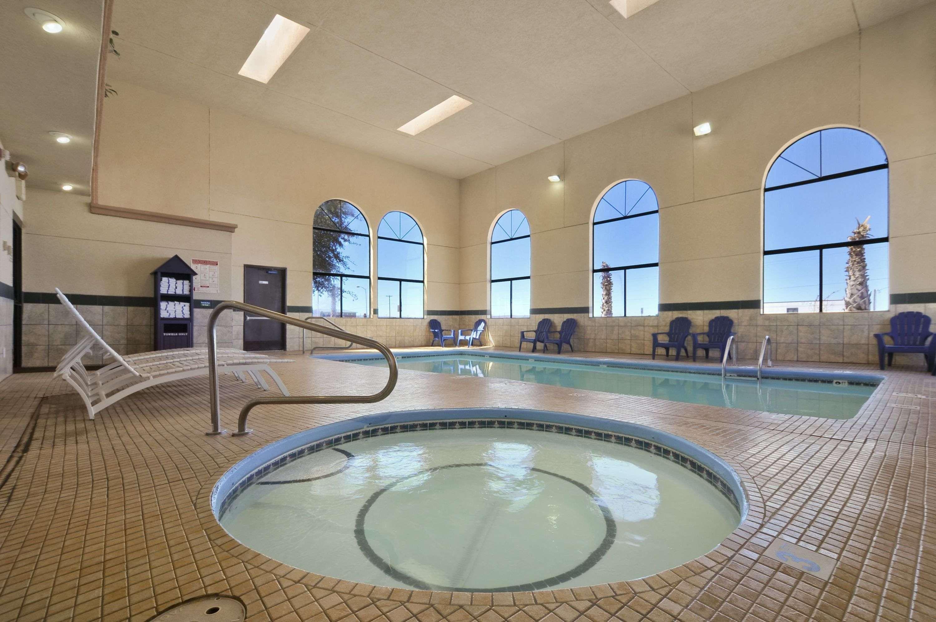 Days Inn By Wyndham Carlsbad Eksteriør bilde