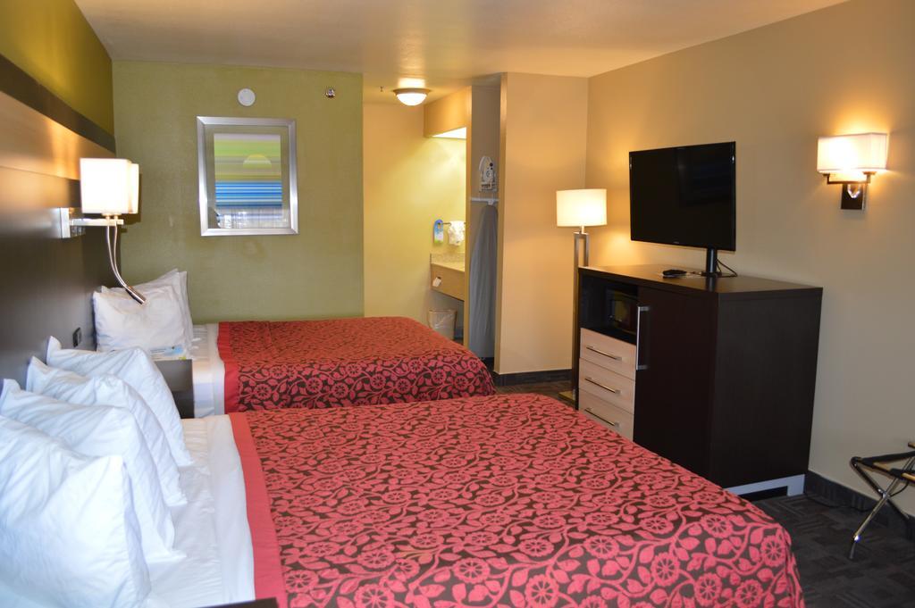 Days Inn By Wyndham Carlsbad Rom bilde