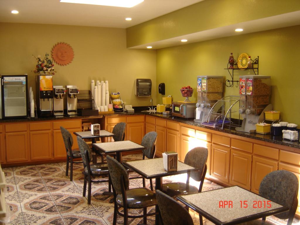 Days Inn By Wyndham Carlsbad Eksteriør bilde